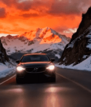 雪山公路上行驶的汽车14746#横屏 