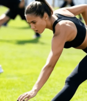 户外女性群体拉伸锻炼951#横屏 