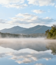 	 湖泊山林晨雾自然风光14681#横屏 
