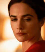 红衣女子转身回眸特写3703#横屏 