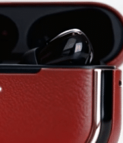 	 红色皮质耳机盒及耳机711#横屏 