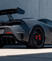 黑色跑车尾部特写13977#横屏 