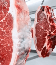 悬挂的新鲜生牛肉素材14402#横屏 