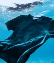 恤在水中下沉画面12802#横屏 