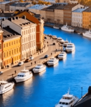 	 河畔城市建筑与停泊船只景观4830#横屏 