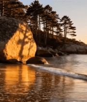 海滩夕阳下的岩石与海浪7202#横屏 