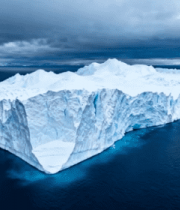 海洋上的巨大冰山景观262#横屏 