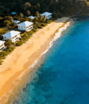 海滩边的白色度假屋航拍14542#横屏 