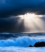 海上乌云下的海浪与阳光3404#横屏 