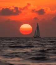 海上日落时分的帆船景象7736#横屏 