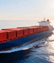 	 海上航行的集装箱货轮(2)11284#横屏 