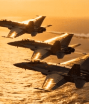 	 海上飞行的战斗机编队9749#横屏 