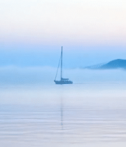 海面帆船与远山风景14837#横屏 