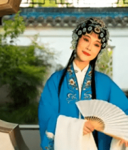 戏曲演员持扇古典装扮5754#横屏 