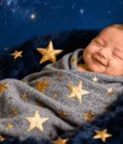 裹毛毯熟睡的新生儿12979#横屏 