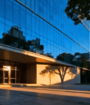 现代玻璃幕墙大厦日间景象9575#横屏 