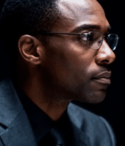 西装男士侧面特写2717#横屏 