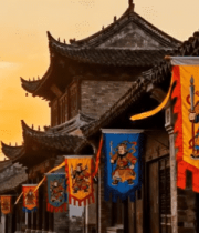 古建筑街道夕阳下的彩旗12217#横屏 