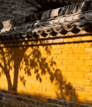 古建黄墙红灯笼光影画面13940#横屏 