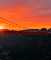 夕阳下山谷间的悬索大桥13602#横屏 