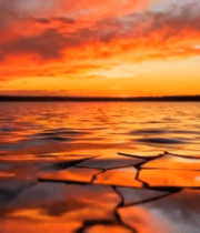 夕阳下湖面碎冰景象2111#横屏 