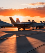 夕阳下机场停放的战斗机12974#横屏 