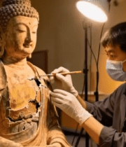工作人员修复佛像场景313#横屏 