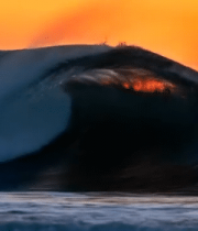 夕阳下海洋中的波浪景观1793#横屏 