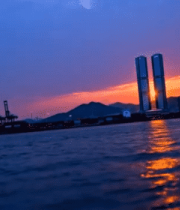 夕阳下海边城市高楼景观1349#横屏 