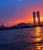 夕阳下海边城市高楼景观1349#横屏 