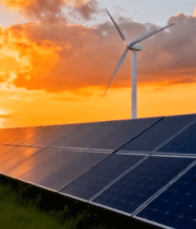 夕阳下的太阳能板与风力发电机(1)12724#横屏 