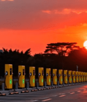 夕阳下的新能源汽车充电桩5883#横屏 