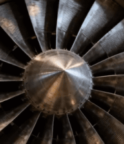 工厂内飞机发动机特写(1)5740#横屏 