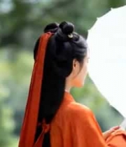 古装女子持伞于林间9537#横屏 