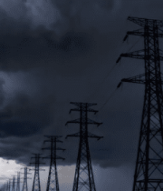 乌云下的高压输电塔与闪电12030#横屏 