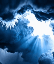 乌云密布中透出光束的天空10685#横屏 