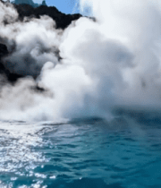 温泉热气升腾的自然景观9982#横屏 