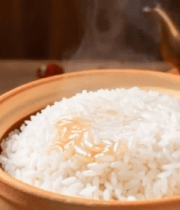 碗装热气腾腾米饭与茶饮654#横屏 