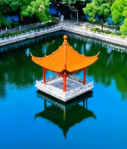 俯瞰中式园林湖泊古建筑12045#横屏 