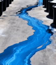 桶装白色物质与蓝色液体地面场景4682#横屏 