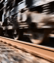 铁轨上行驶的火车5710#横屏 