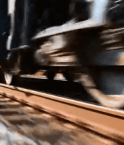 铁轨上行驶的火车5710#横屏 