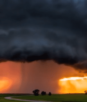 田野上空乌云密布的自然景观4263#横屏 