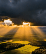 田野上空云层与丁达尔效应景观3368#横屏 