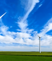 田野上的风力发电机(1)9466#横屏 