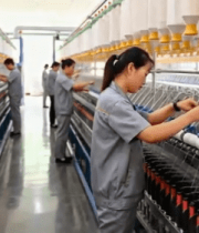 纺织厂工人操作机器画面13233#横屏 