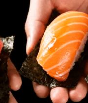 双手持握多种寿司素材14480#横屏 