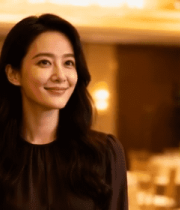 室内微笑青年女人特写2879#横屏 