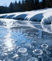 冬季河流冰面气泡景观8642#横屏 