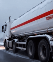 冬季公路油罐车行驶画面7627#横屏 